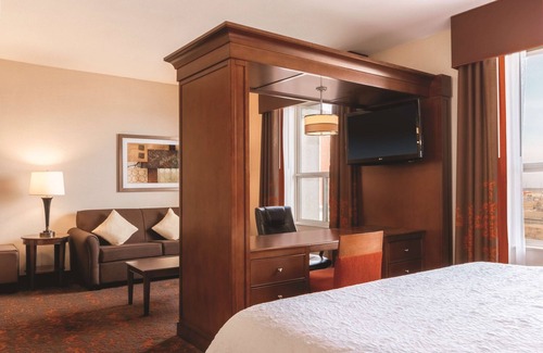 Southeast Edmonton Hotel | Hampton Inn by Hilton Edmonton/South, Alberta, Canada