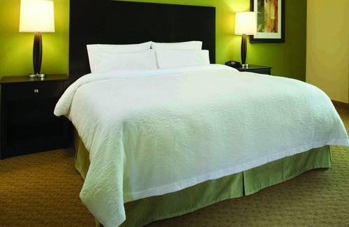 Colgate Hotel | Hampton Inn by Hilton Milwaukee Northwest