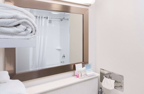 Troy Hotel | Hampton Inn by Hilton Troy