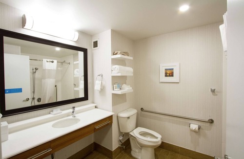 Richmond City Centre Hotel | Hampton Inn by Hilton Vancouver-Airport/Richmond