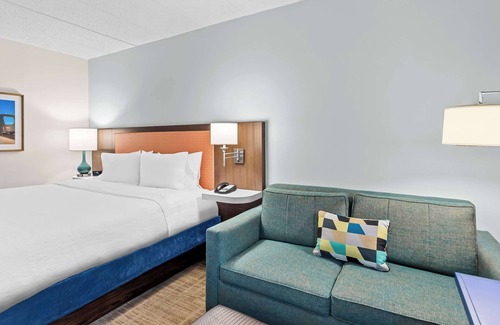 Naperville Hotel | Hampton Inn Chicago/Naperville