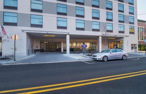 Rogers Park Hotel | Hampton Inn Chicago North-Loyola Station, Il