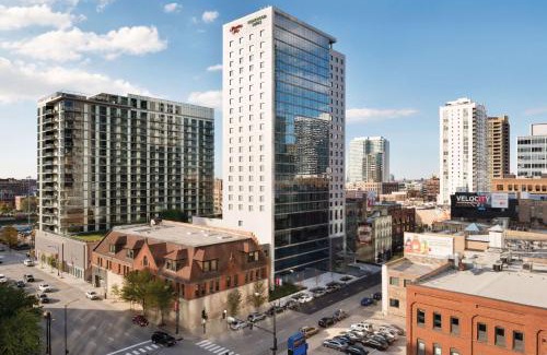 West Loop Gate Hotel | Hampton Inn Chicago West Loop Fulton Market Area