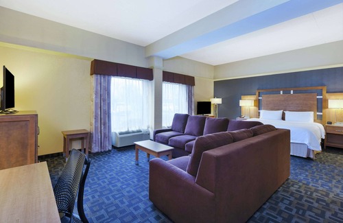 Clinton Hotel | Hampton Inn Clinton