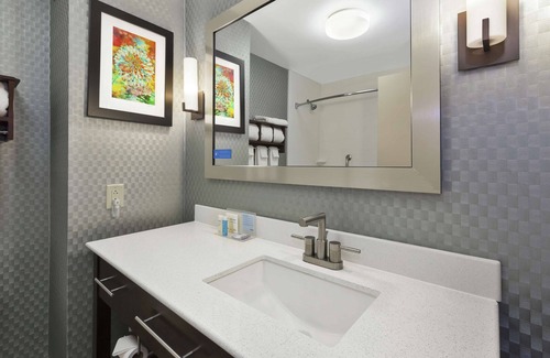 Clinton Hotel | Hampton Inn Clinton