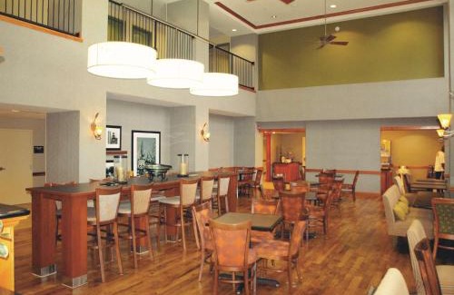 Clinton Hotel | Hampton Inn Clinton