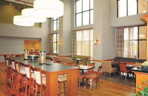 Clinton Hotel | Hampton Inn Clinton