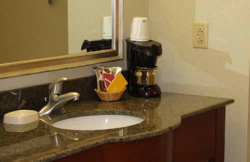 Clinton Hotel | Hampton Inn Clinton