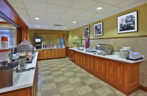 Commerce Township Hotel | Hampton Inn Commerce Novi