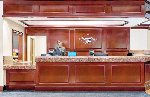 Potomac Falls Hotel | Hampton Inn Dulles/Cascades