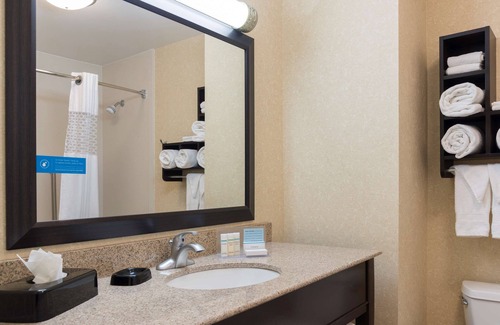 Clinton Township Hotel | Hampton Inn Detroit/Roseville