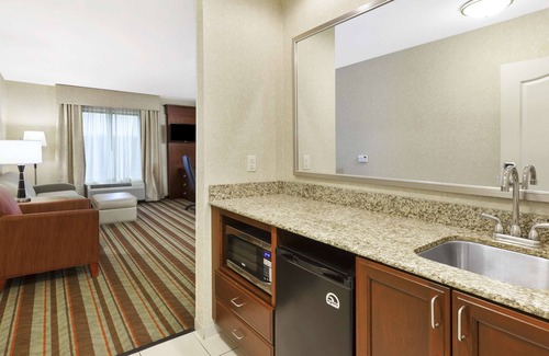 Southgate Hotel | Hampton Inn Detroit/Southgate