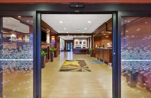 Southgate Hotel | Hampton Inn Detroit/Southgate
