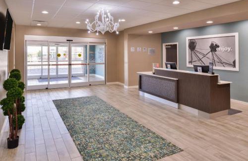 Emporia Hotel | Hampton Inn Emporia, KS