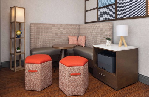 Fairmont Hotel | Hampton Inn Fairmont