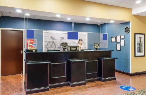 Galax Hotel | Hampton Inn Galax