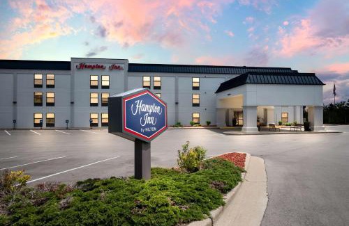 Alpine Center Hotel | Hampton Inn Grand Rapids/North