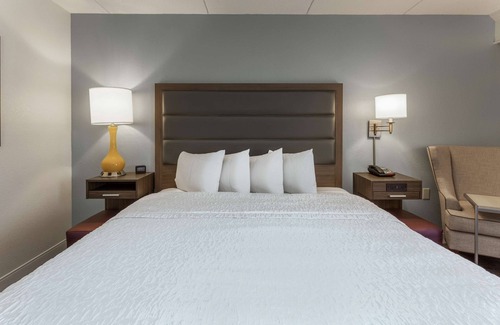 Long Hill Hotel | Hampton Inn Groton