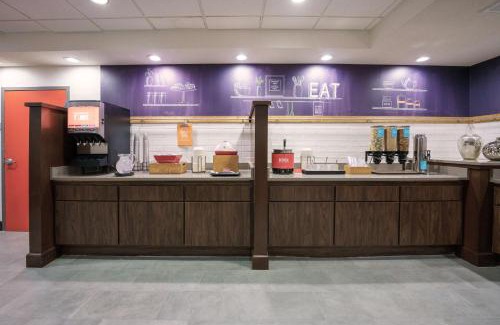 Hays Hotel | Hampton Inn Hays-North of I-70