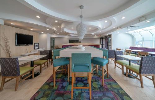 Hopewell Hotel | Hampton Inn Hopewell Fort Gregg-Adams