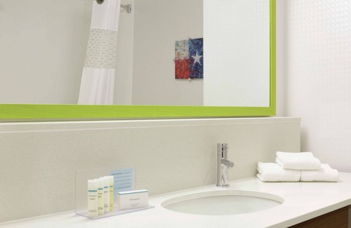 US 290 Hotel | Hampton Inn Houston-Brookhollow