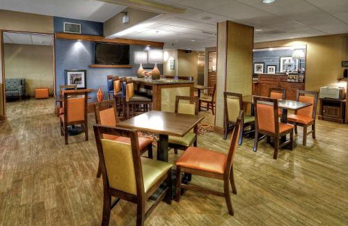 Arlington Hotel | Hampton Inn Jonesville/Elkin