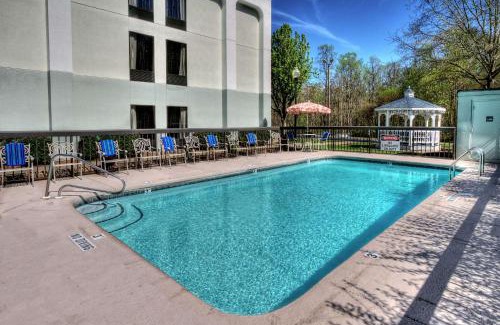 Arlington Hotel | Hampton Inn Jonesville/Elkin