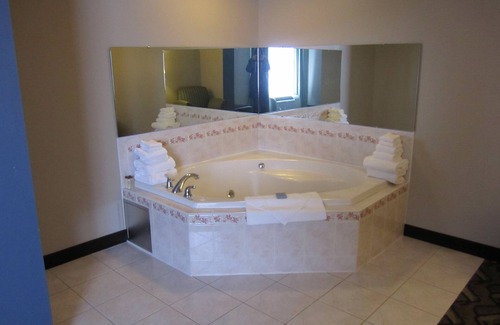 Lawson Heights Hotel | Hampton Inn Latrobe