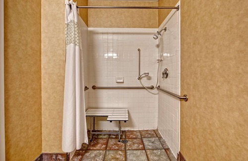 Laurinburg Hotel | Hampton Inn Laurinburg