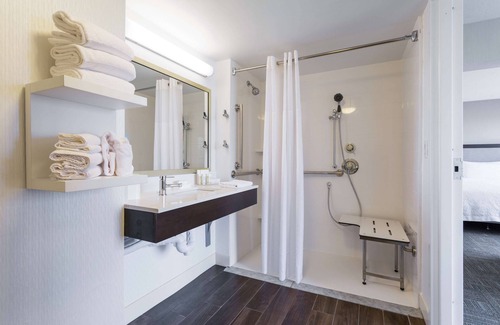 Lakeview Hotel | Hampton Inn Manassas