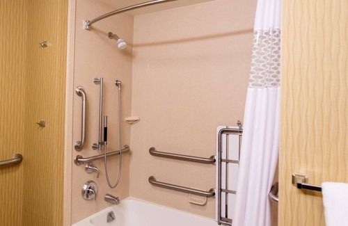 Marquette Hotel | Hampton Inn Marquette/Waterfront
