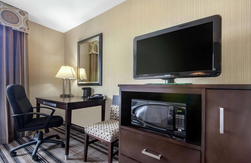 Meadville Hotel | Hampton Inn Meadville