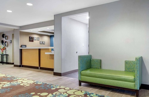 Mebane Hotel | Hampton Inn Mebane
