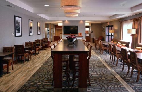 Medford Hotel | Hampton Inn Medford