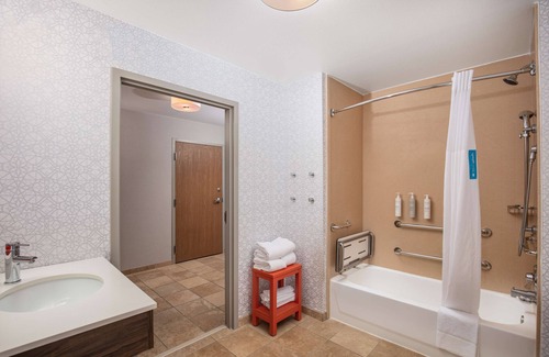 Medford Hotel | Hampton Inn Medford