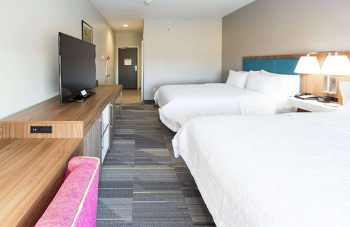 Mustang Hotel | Hampton Inn Mustang