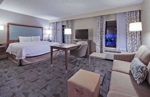 Myrtle Beach Hotel | Hampton Inn Myrtle Beach Broadway at the Beach