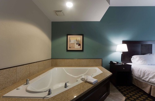 North Brunswick Hotel | Hampton Inn North Brunswick/New Brunswick