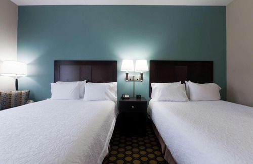 North Brunswick Hotel | Hampton Inn North Brunswick/New Brunswick