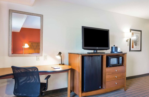 Colonial Heights Hotel | Hampton Inn Petersburg-Southpark Mall