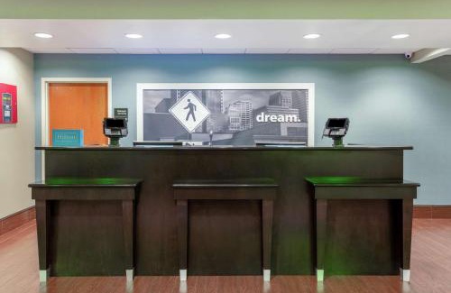 South Richmond Hotel | Hampton Inn Richmond - South
