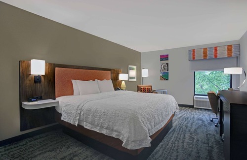 South Salisbury Hotel | Hampton Inn Salisbury