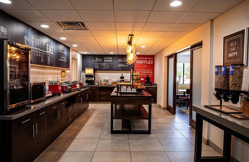 South Salisbury Hotel | Hampton Inn Salisbury