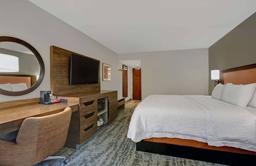 South Salisbury Hotel | Hampton Inn Salisbury