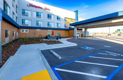 Selma Hotel | Hampton Inn Selma, Ca