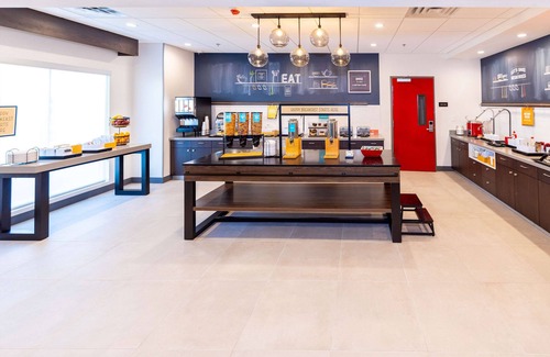 Selma Hotel | Hampton Inn Selma, Ca