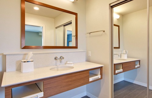 Ira Hotel | Hampton Inn Snyder TX