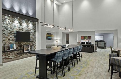 Cranberry Township Hotel | Hampton Inn & Suites Cranberry Township/Mars