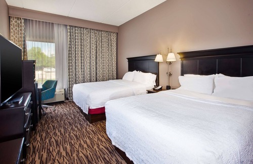 Middleburg Heights Hotel | Hampton Inn & Suites Cleveland-Airport/Middleburg Heights