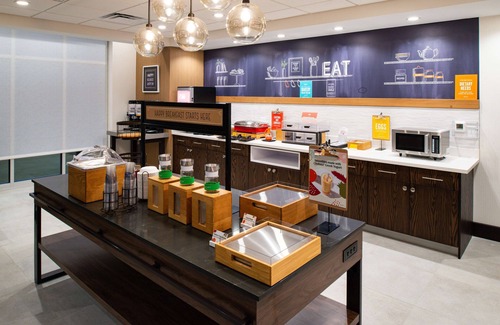 Adrian Hotel | Hampton Inn & Suites Adrian